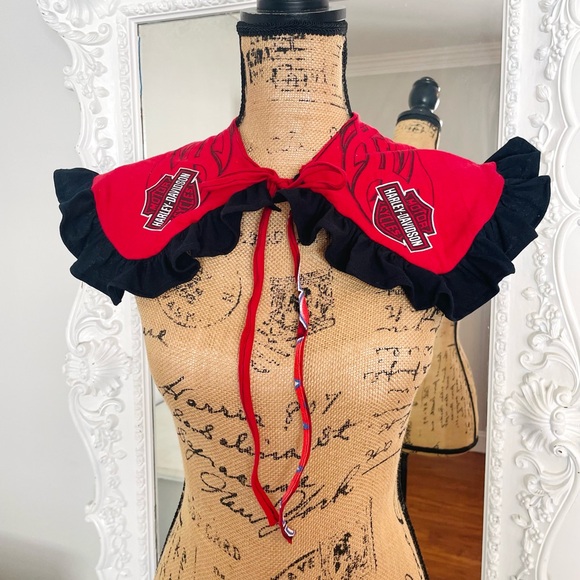 New York Couture Reworked Red HARLEY DAVIDSON Logo Ruffle Detachable Collar - Picture 1 of 7